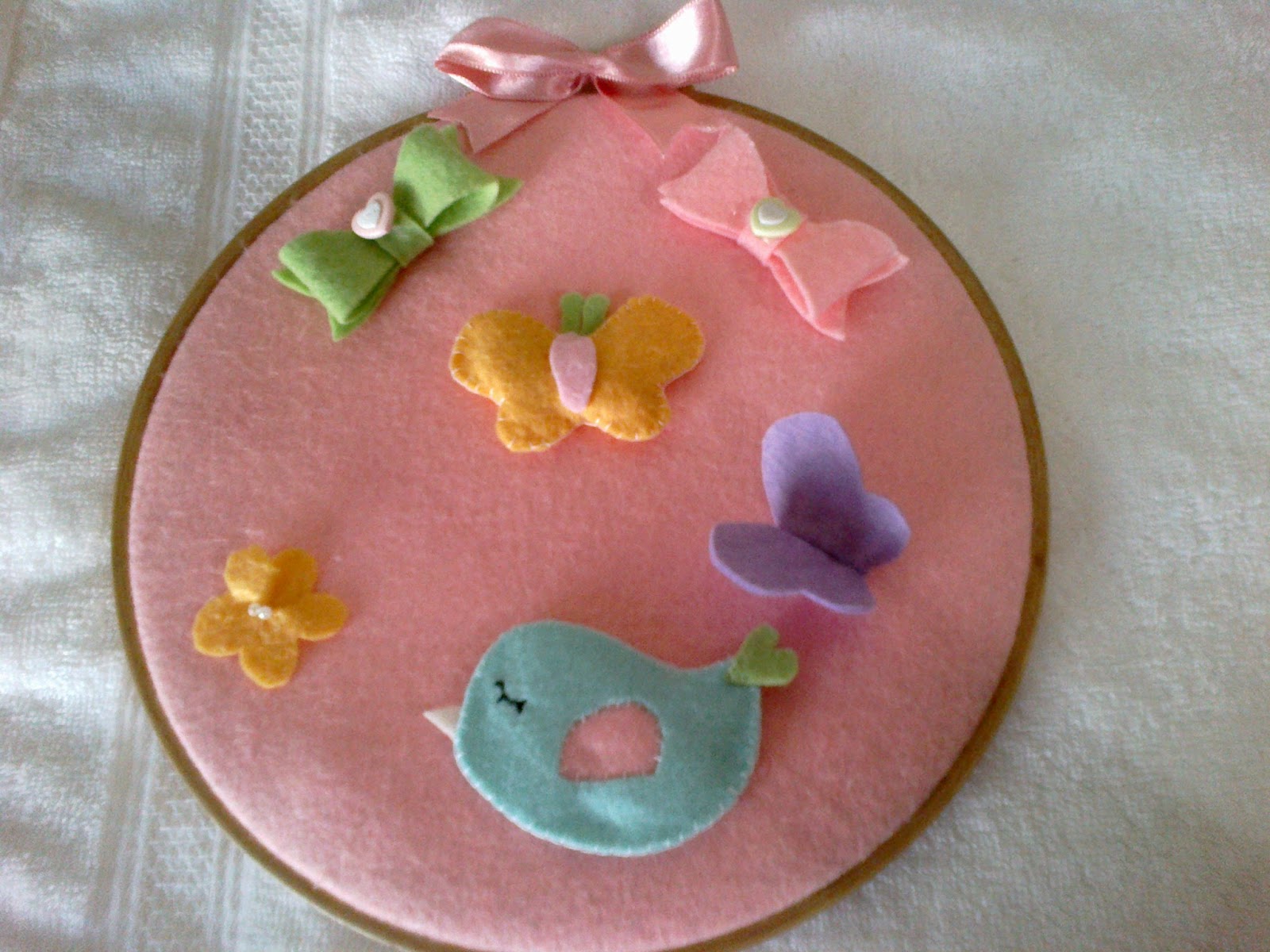 PEMBE MASALLAR DİYARINA HOŞGELDİNİZ KEÇEDEN BEBEK DUVAR SÜSÜ