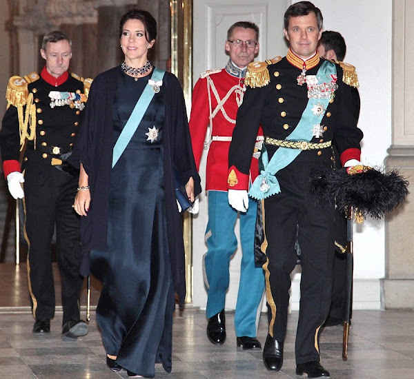 http://2.bp.blogspot.com/-zwd6SVf1Nmo/Vo2H6k2KNRI/AAAAAAAA6aQ/G5lcaomz6z4/s600/Crown-Princess-Mary-4.jpg