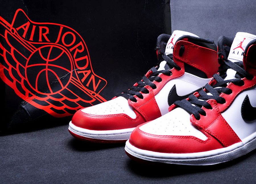 Nike Air Jordan 1 High "Bulls"