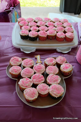 first birthday cupcakes, Minnie Mouse cupcakes