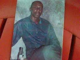 Governor Amaechi drinking ogogoro when he was nobody Governor drinking palm wine when he was nobody