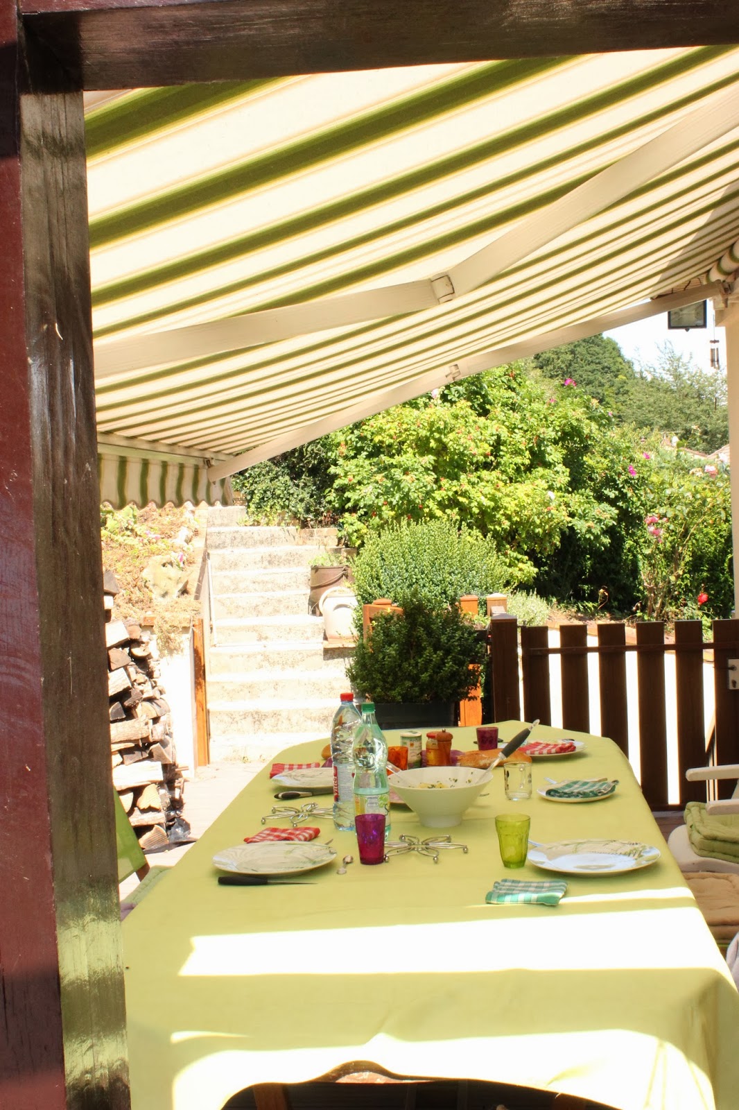 "Isabelle Thornton" Le Chateau des Fleurs: French Country dream