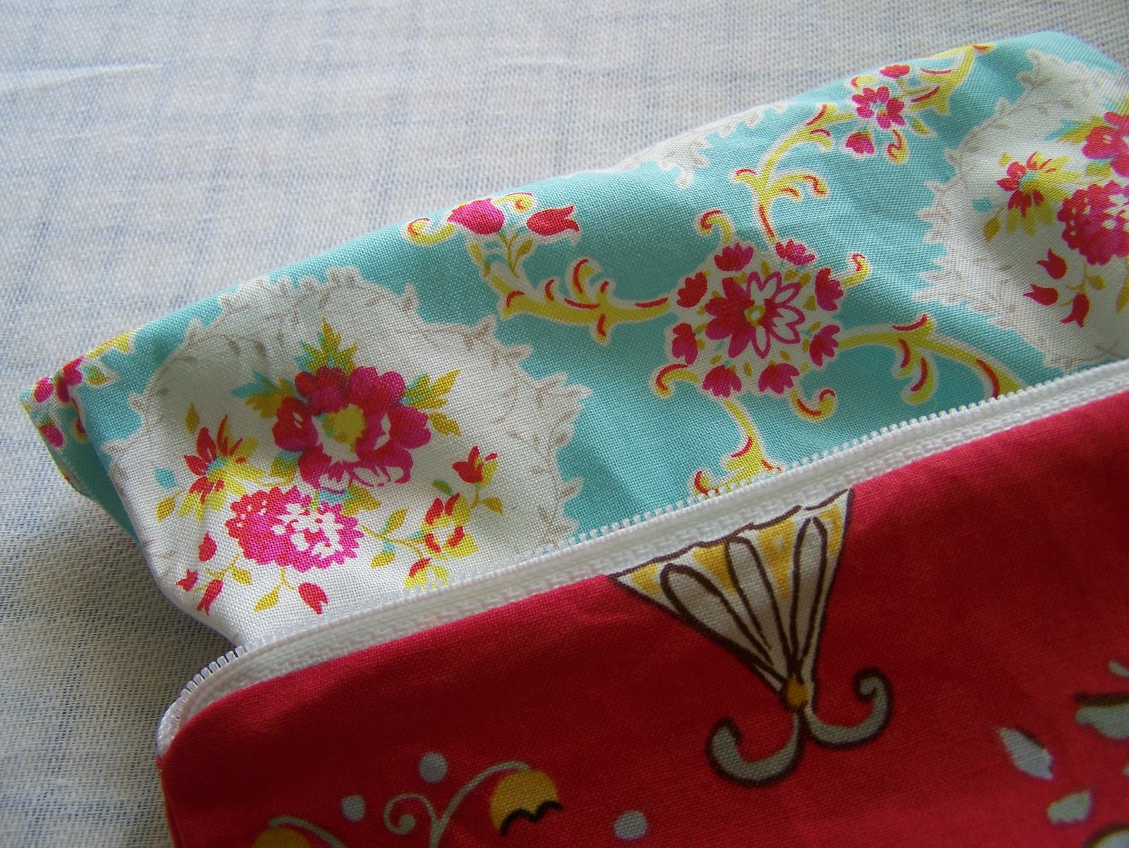 n' stitches designs Lined Purse with Zipper Tutorial