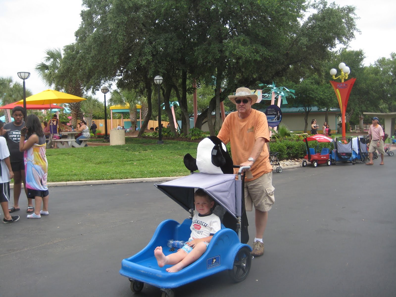 The Henson's Sea World