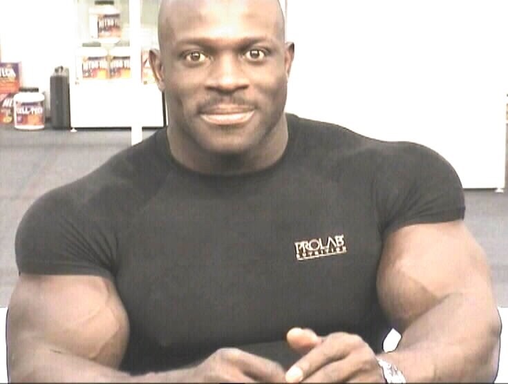 Worldwide Bodybuilders: UK bodybuilder Eddie Abbew
