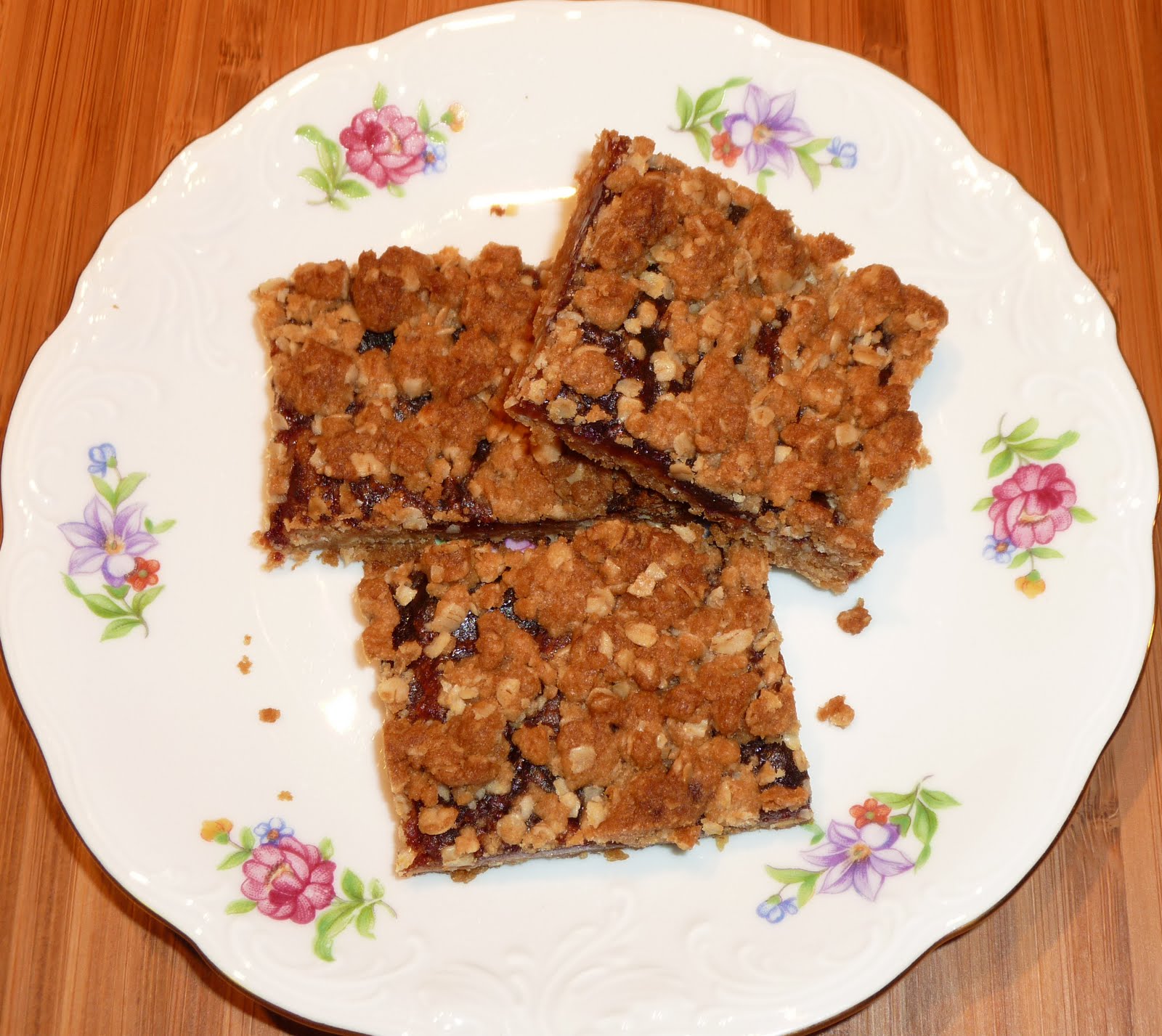 The Iowa Housewife Oatmeal Date Bars