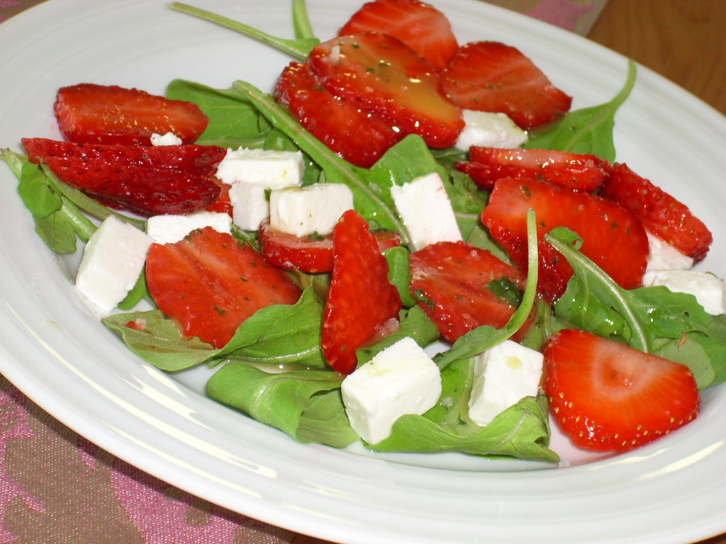 [salada+de+rucula+com+morangos.JPG]