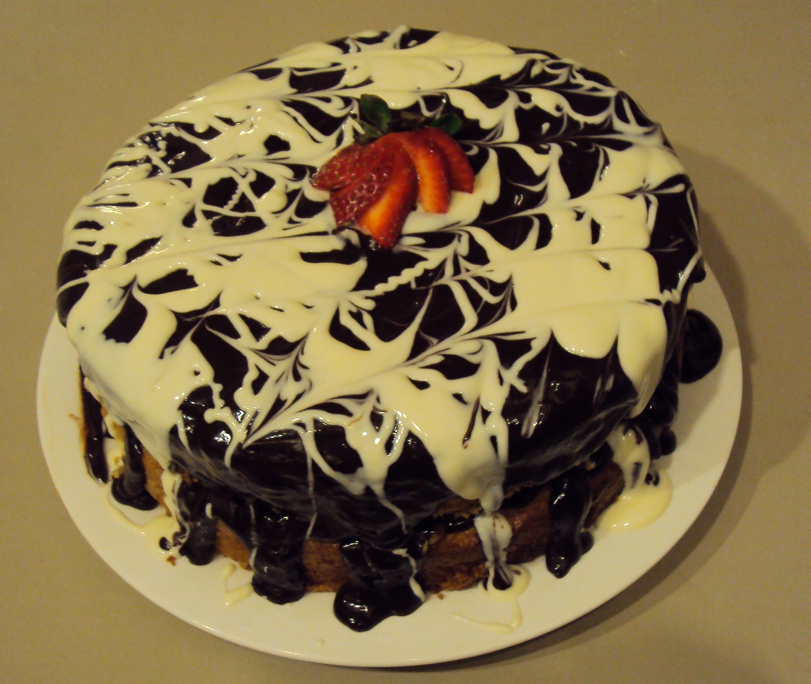 Simple Vanilla Cake With Chocolate Ganache & Fresh Strawberries TfDiaries