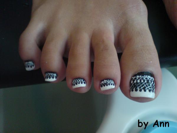 Different feather nail designs Different feather nail designs