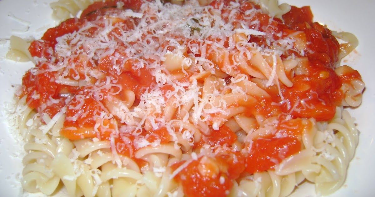 Géraldine en cuisine Pâtes à la sauce tomates basilic