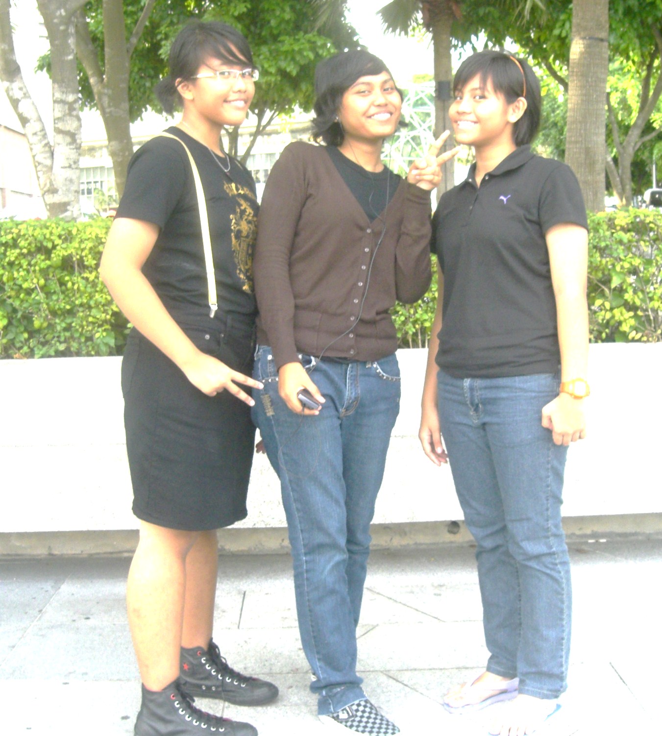 [Girlfriends+03..JPG]