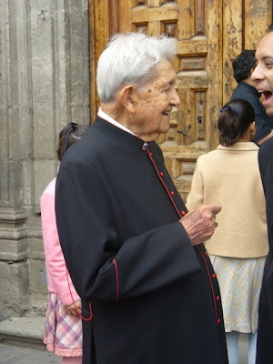 Biblioteca y Galeria de la SMHE Cardenal Ernesto Corripio Ahumada.