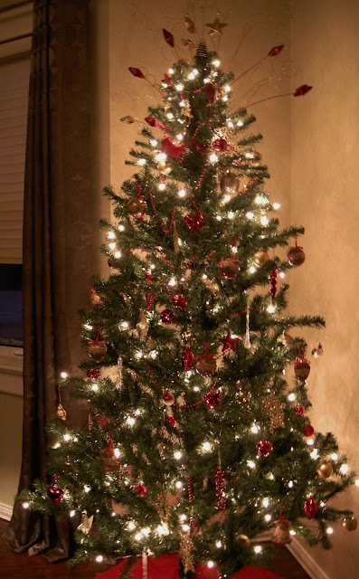Christmas Tree, Decorated tree, Canadian Christmas, Christmas traditions