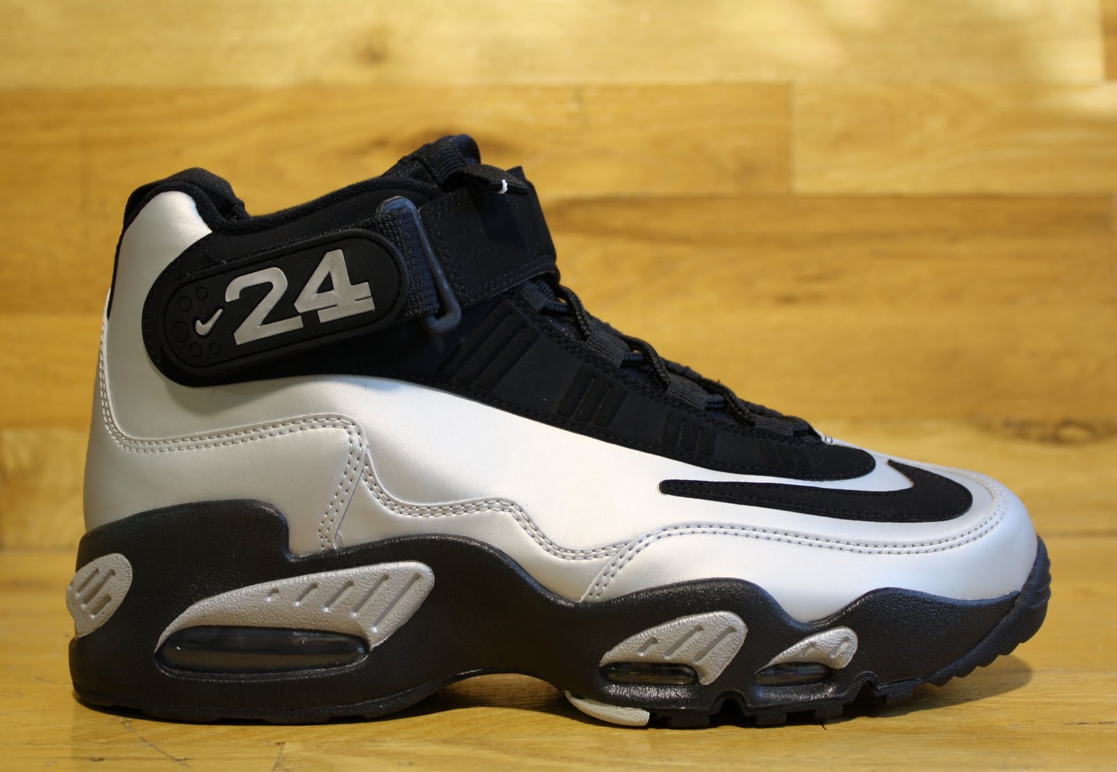 jordan 13 slides black