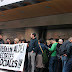 Decenas de activistas contra la pobreza se manifiestan contra el recorte de las políticas sociales