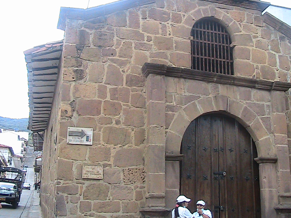LUGARES TURISTICOS DE SANGIL: LA ESQUINA DE SAN FRANCISCO