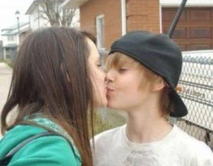 justin bieber girlfriend pictures. justin bieber girlfriend.