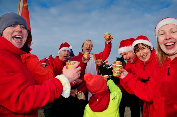 [2009+01+03+Nieuwjaarsduik+Oostende-5.jpg]