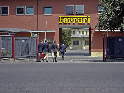 Ferrari visite usine fabrication moteur restauration musee Maranello Modene Modena italie photo video