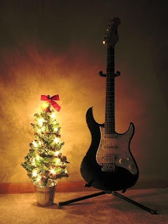 Free Holiday Wallpapers: Christmas Guitar Wallpaper