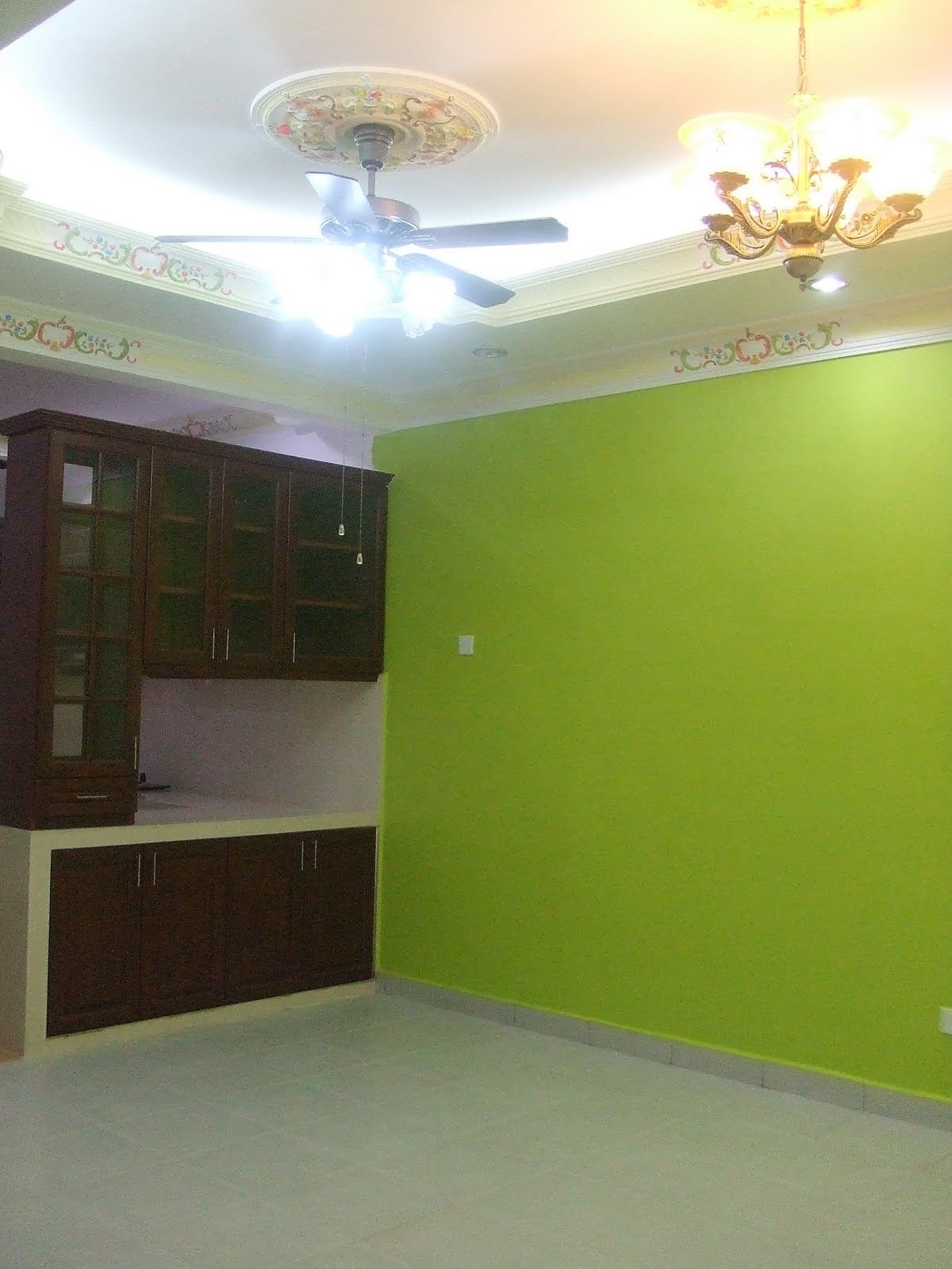 Teratak Impian Ibu: Cat rumah ....ruang tamu