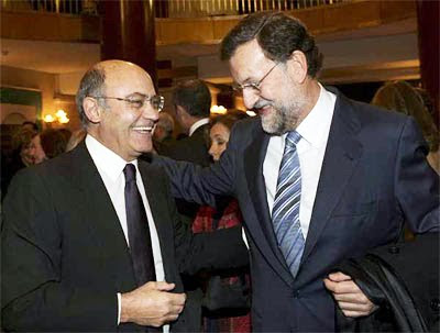 http://2.bp.blogspot.com/_-qdmBD7rxTw/S6BPhUrC6zI/AAAAAAAAAoQ/vPBnJYH2Px4/s400/Diaz+Ferranz+con+Rajoy.jpg