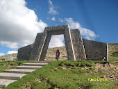 Portada de Yauyos, hacia el centro arqueologico de Shushunya
