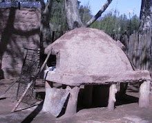 COCINA CON HORNO DE BARRO.-