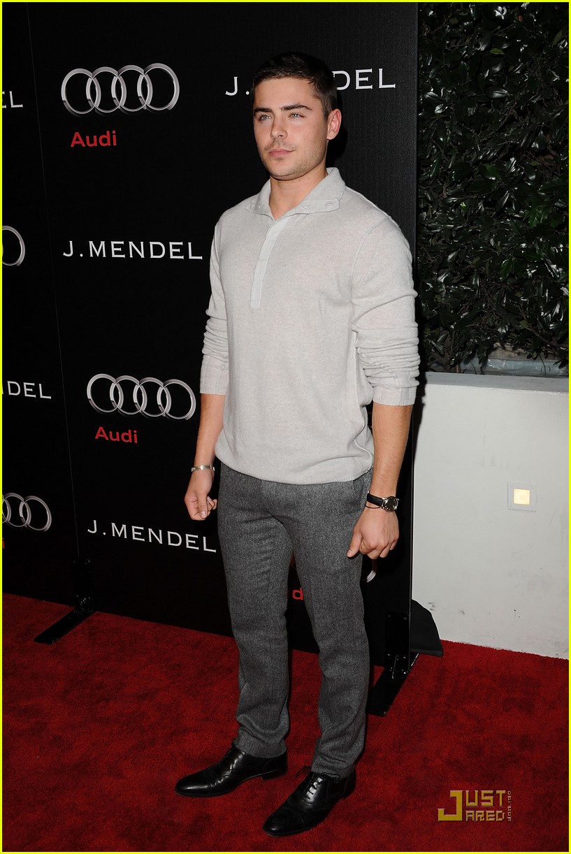 Jija-Sali-Kahani Bulge Erecto http://boysnxhot.blogspot.com/2011/01/bulges-zac-efron_27 ...
