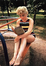 Marilyn Monroe reading James Joyce's Ulysses: Long Island NY 1955