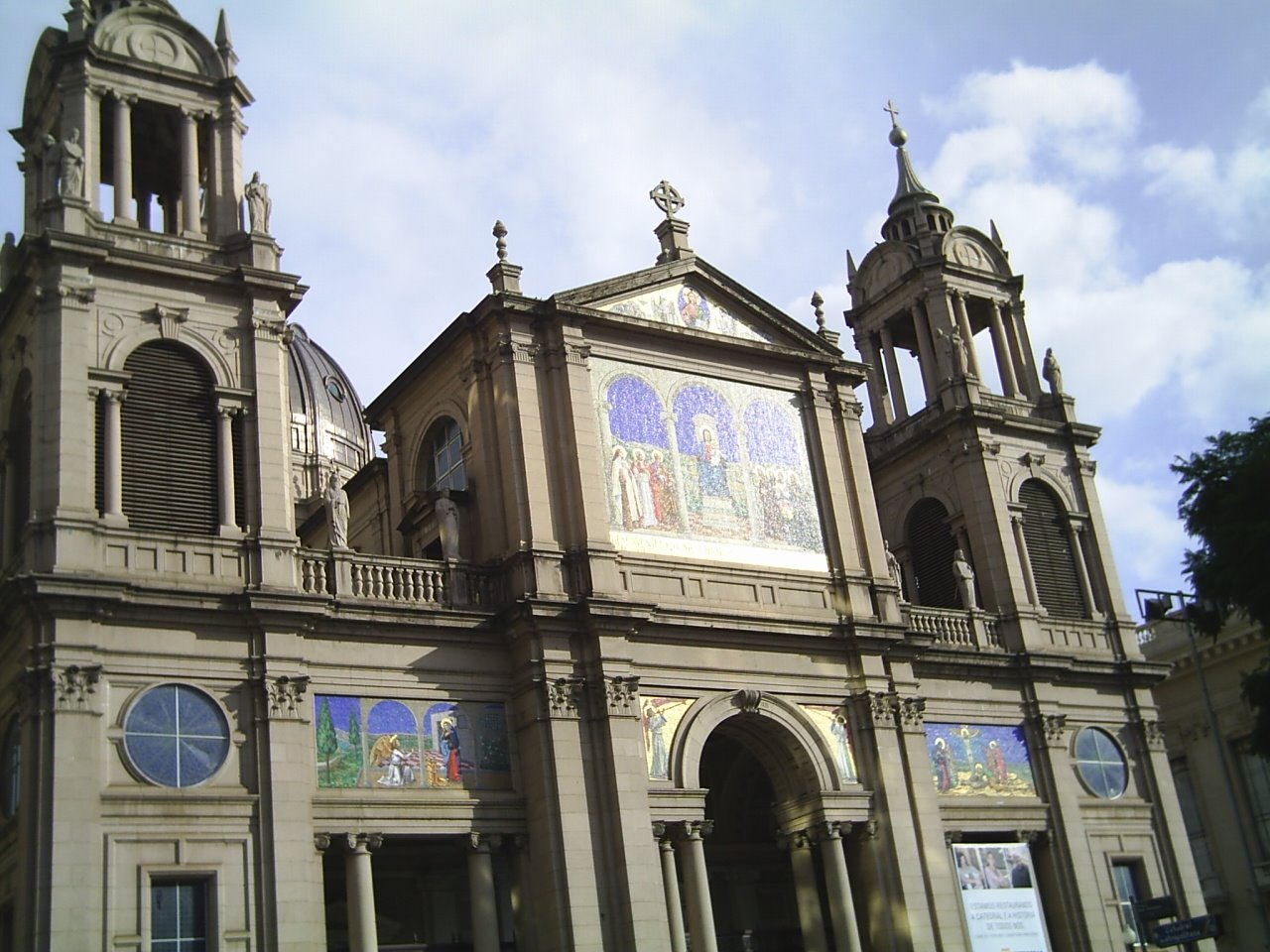 [CATEDRALem+poa.JPG]