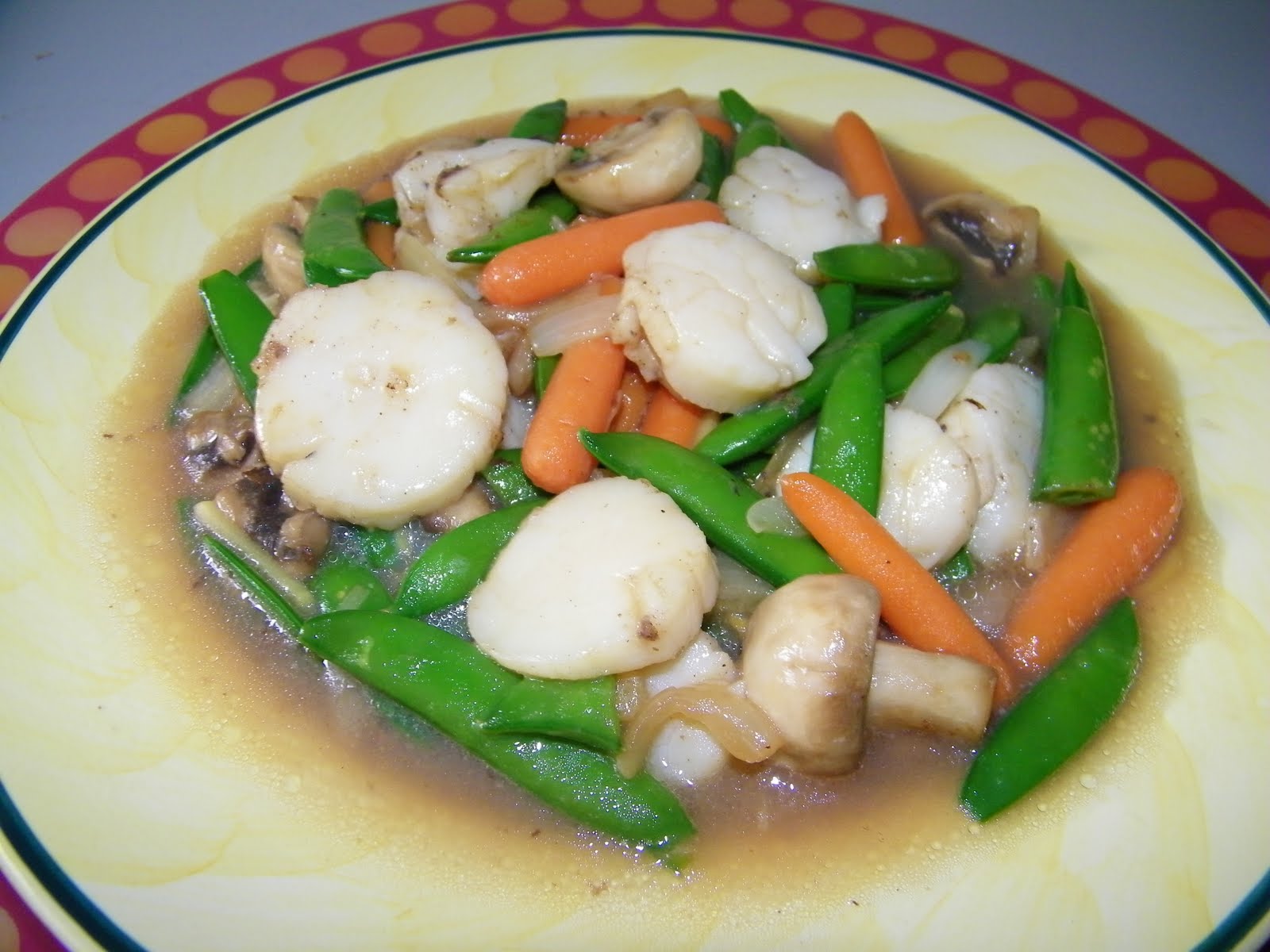 Little Bellevue Kitchen Stir fried scallops with mixed vegetables