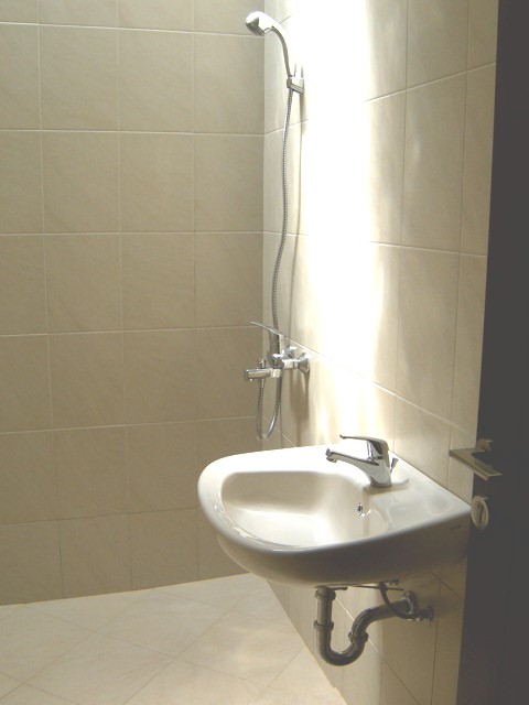 [DSCI0060.JPG]