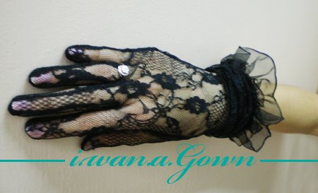 [Short+black+lace+wedding+gloves01.jpg]