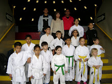 EQUIPO DE KARATE