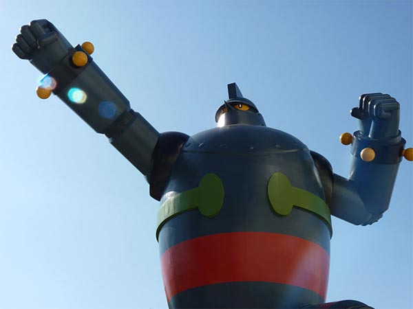 [gigantor-robot-statue_5.jpg]