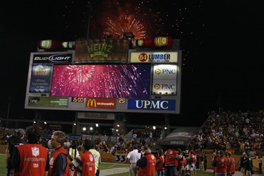 [08_BAL_fireworks_96795.jpg]