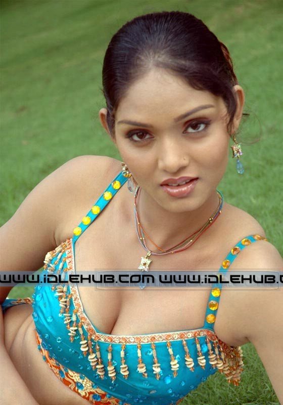 Deepa Chari hot in two-piece dress