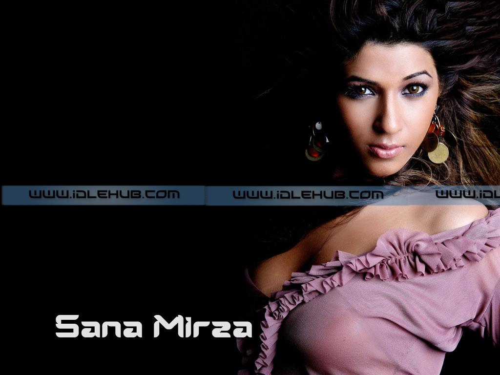 Bollywood Sizzling Actress