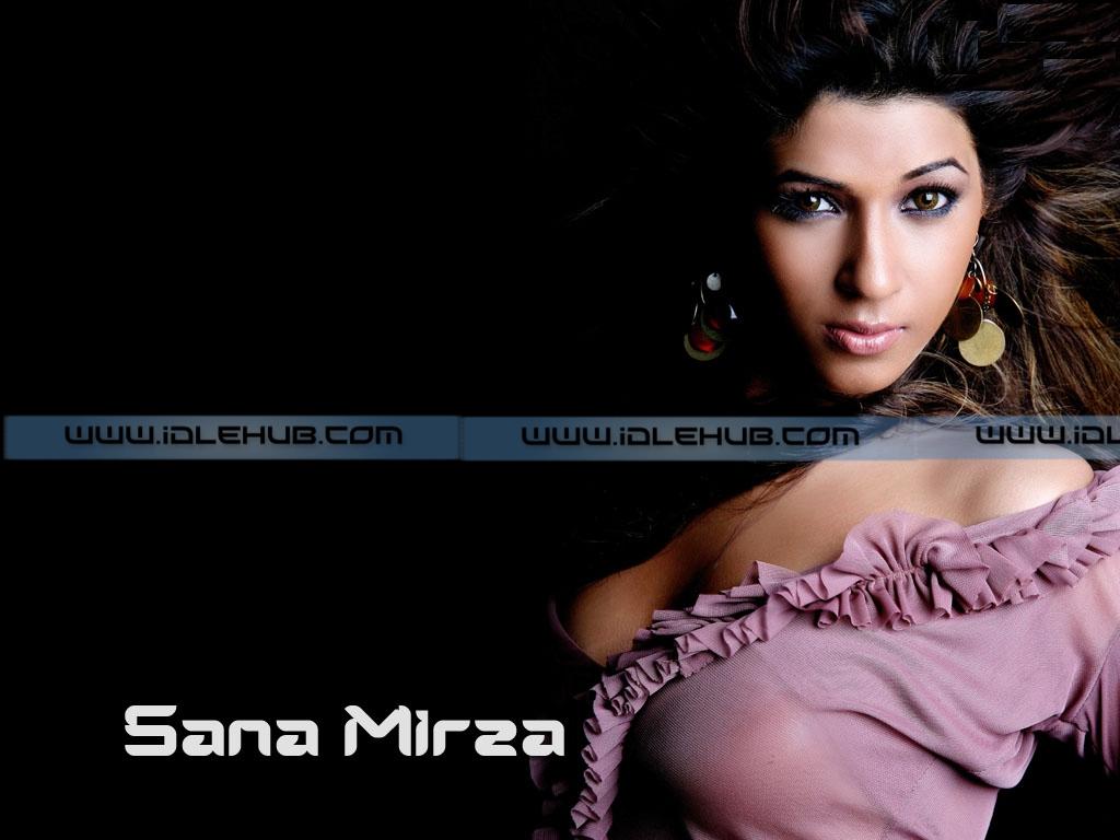 Sana Mirza Sizzling Bollywood Actress