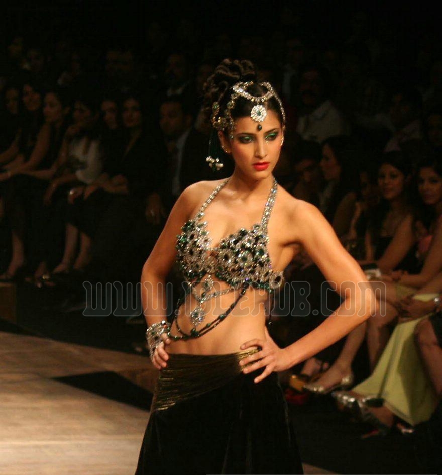 Slender beauty Shruti Haasan walking the ramp at HDIL Couture Week