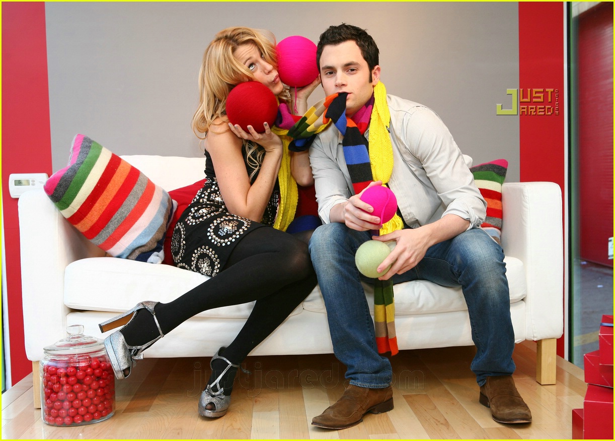 http://2.bp.blogspot.com/_0G2fIos3DQo/TPNjh2z9IxI/AAAAAAAAANM/zNB_puWrZ1M/s1600/gossip-girl-gap-ads-08.jpg