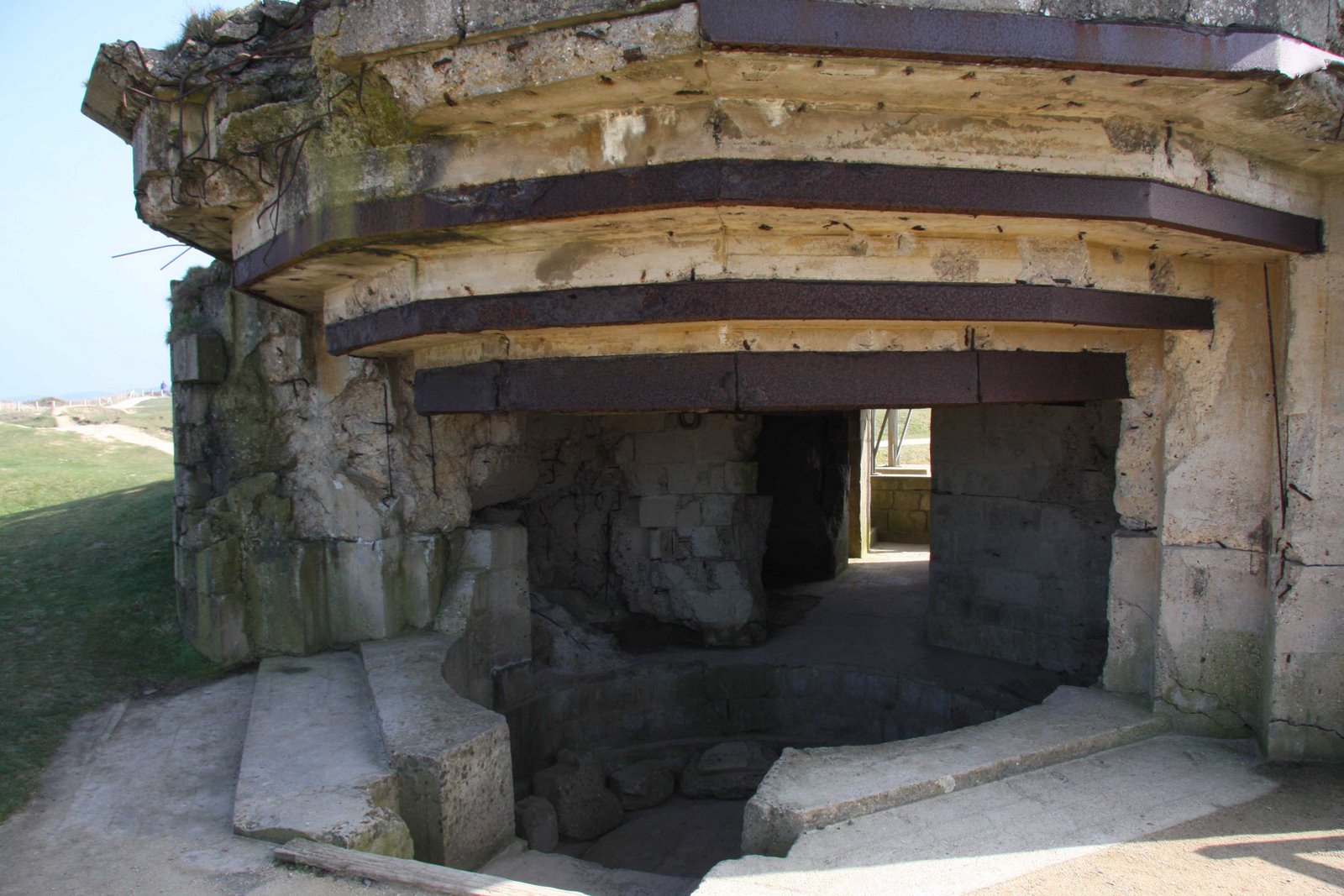 [normandy_firing.jpg]