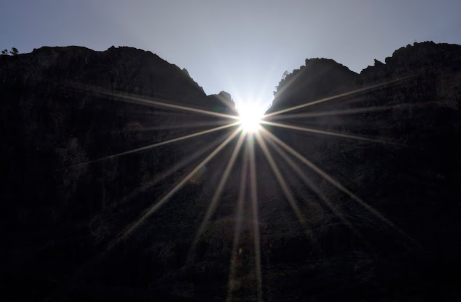 EL PRIMER RAYO DE SOL DESDE AMURGA LLEGA AL "TÚMULO DEL REY"