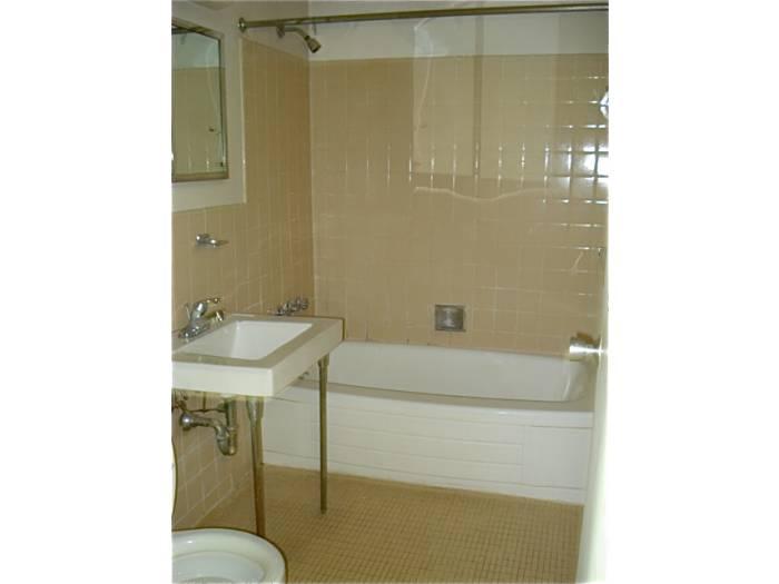 Lafayette Park Mies Van Der Rohe The Upstairs Bathroom