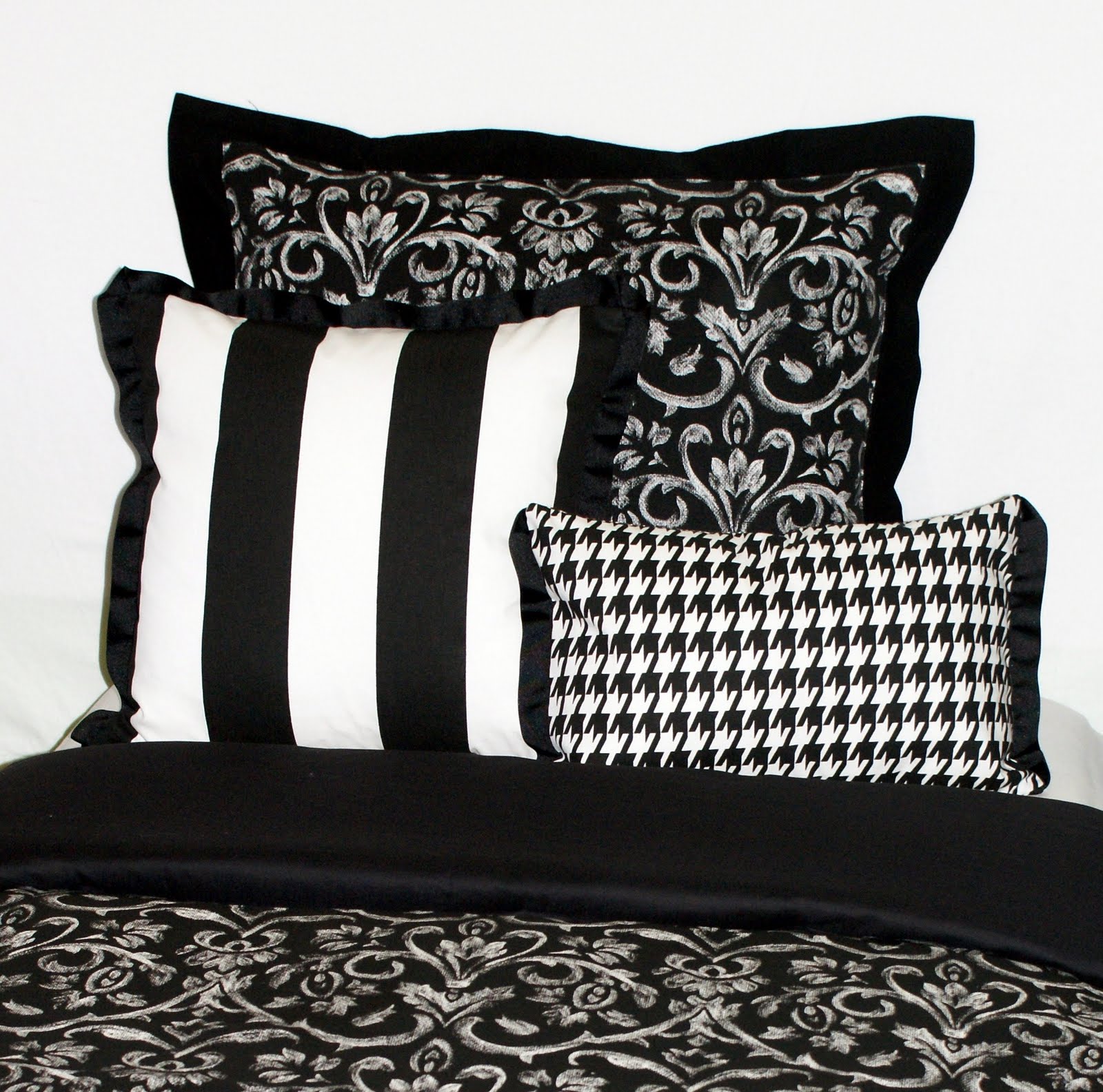 Decor 2 Ur Door Dorm Bedding Ideas