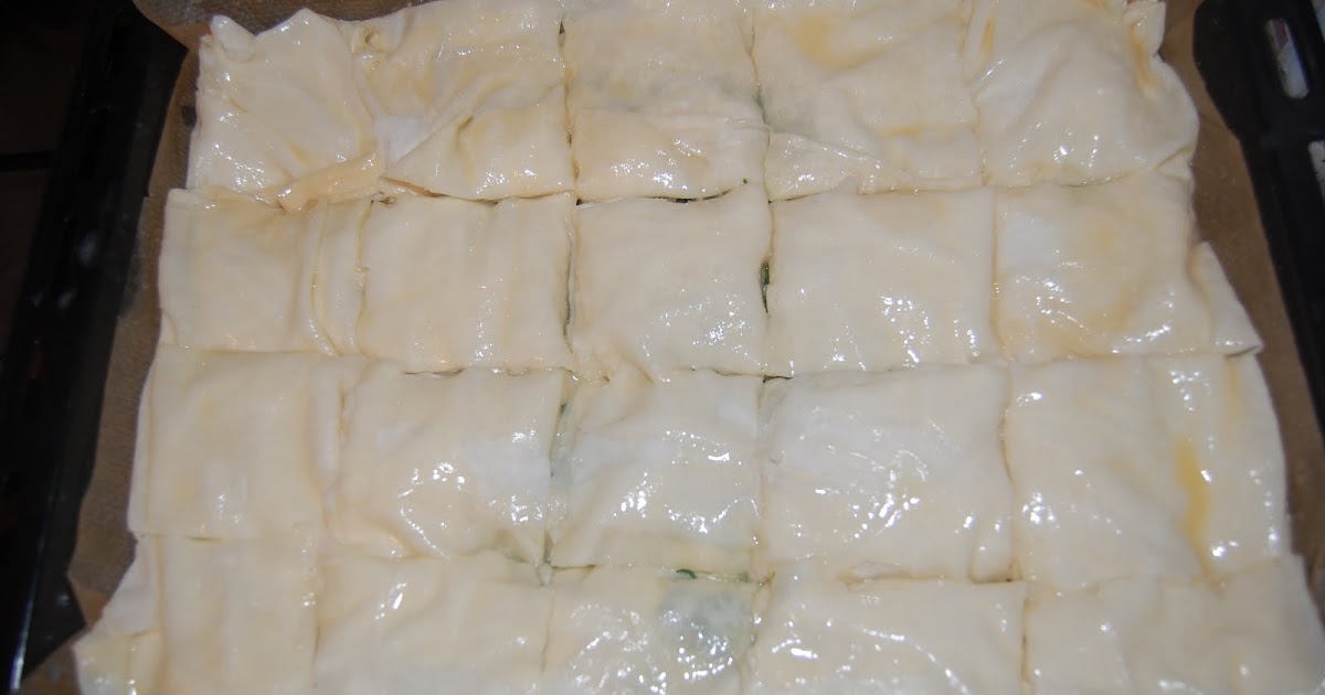 Delimania Kız Sodalı Ispanaklı Enfes Börek ve Koyu Yeşil Salata )