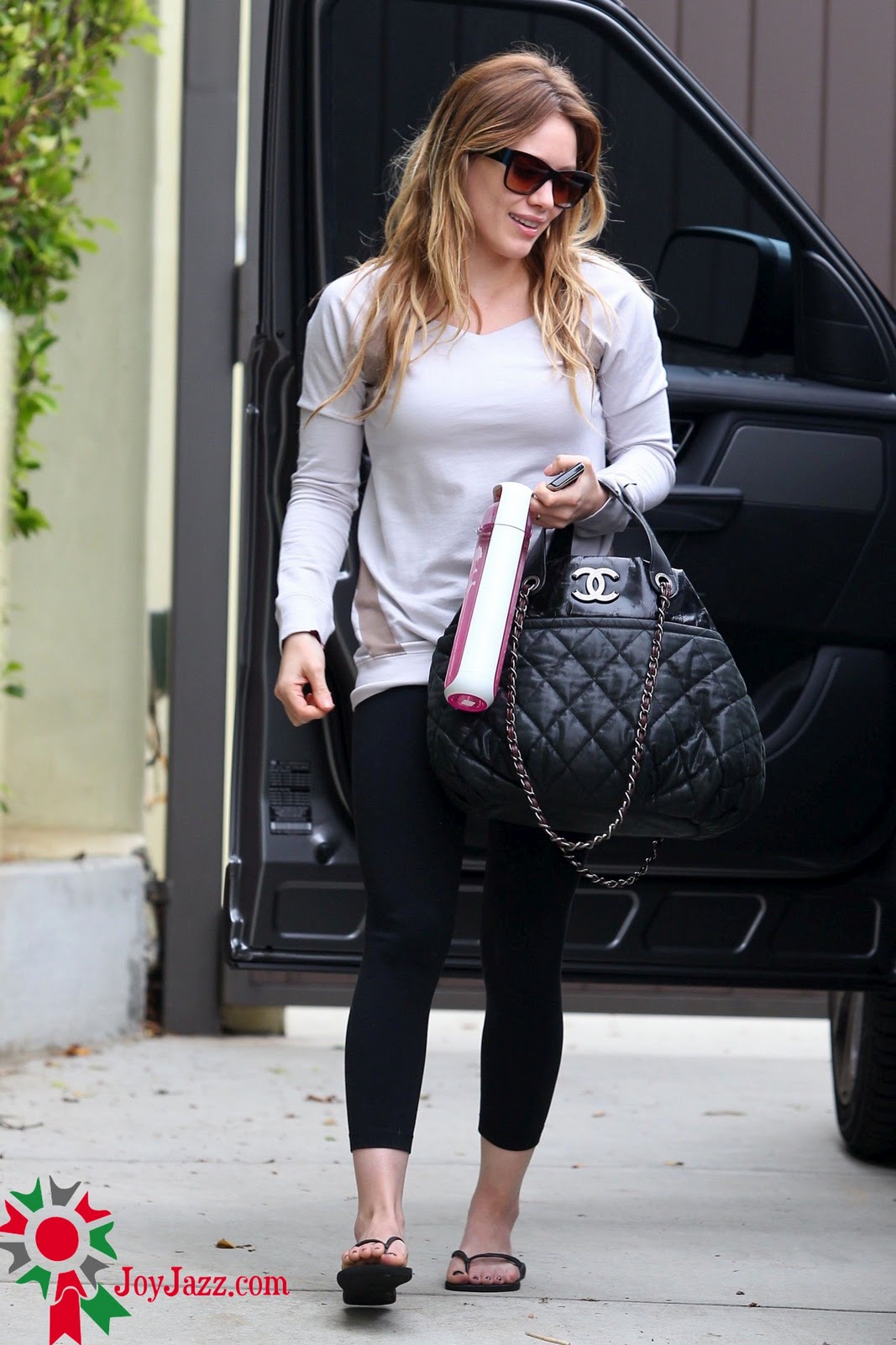 http://2.bp.blogspot.com/_0LdSrYkvVVk/TQzj3bLxpdI/AAAAAAAABv8/Zy6Uv0vjJwc/s1600/Hilary-Duff-101.jpg