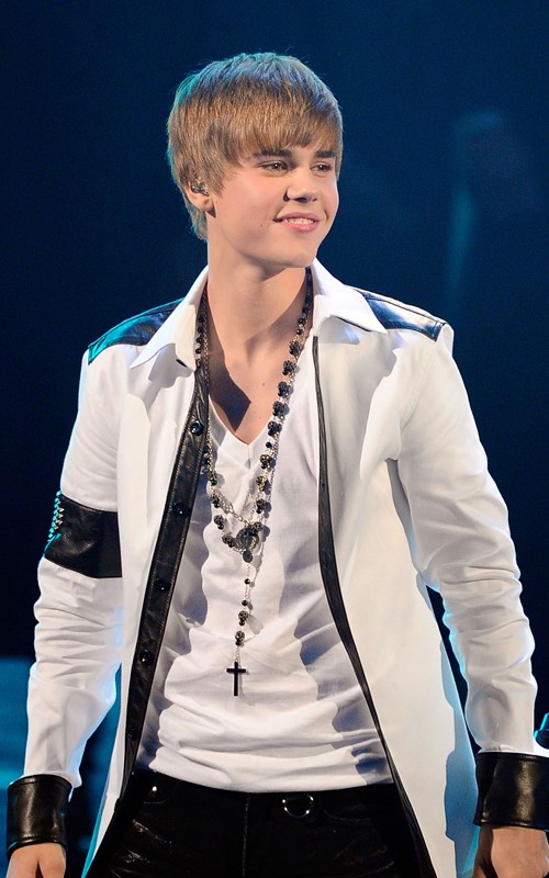 Wallpaper World: Justin Bieber at the 2010 American Music Awards Pics