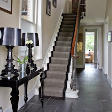 A small foyer becomes WOW!